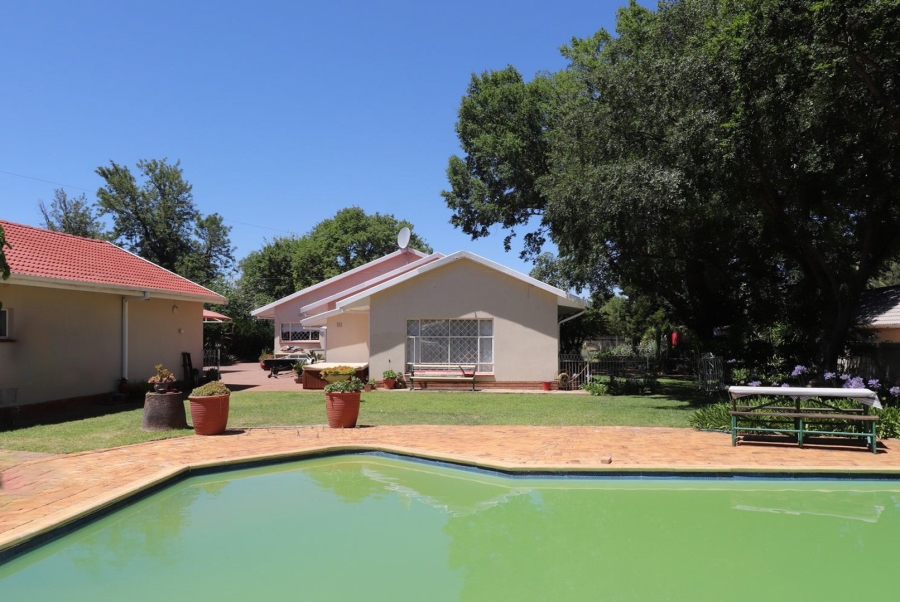 3 Bedroom Property for Sale in Flamwood North West